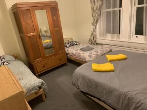 OReillys Holiday House