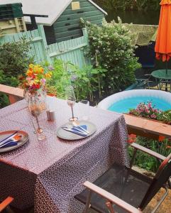 Idyllic Island Cottage with Boat