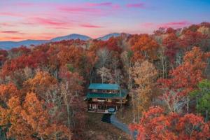 Private Mountain Getaway - Movie Theater - Hot Tub