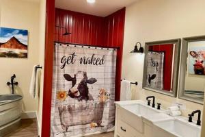 Crazy Cow Private HOT TUB BBQ Sleeps 2