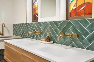 Lovely 2 Bed Home with views