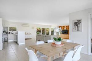 The Rest Retreat Getaway 15 Mins to CBD 3 Bed
