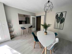 Appartements Ulis tres beau 2 pieces tout equipe : photos des chambres