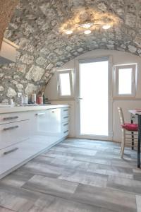 Apartment Ellani 