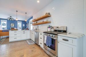 17 Mi to Ski Slopes! Retreat Near Lake Michigan