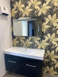 J&L Boarding Holiday House