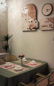 "CAT THEME" 2 Bedrooms at Jelutong, Urban Suites