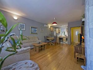 Apartments with WiFi Postira, Brac - 22196