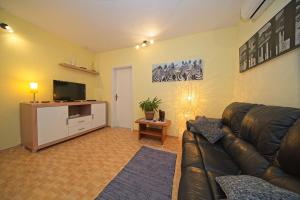 Apartments with WiFi Postira, Brac - 22196