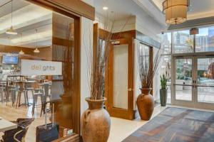 MGM Signature-07-802 1Br 2Ba Balcony Suite