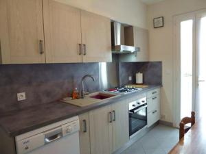 Villa rénovée 4 pièces, proche plage et commerces, jardin et parking, animaux acceptés - FR-1-776-8