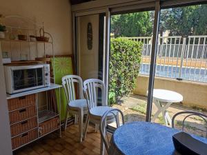 Studio Cabine 4 Pers. avec Wifi, Piscine, Parking à 500m de la Plage dArgelès - FR-1-776-54