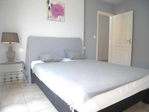 Villas Villa avec piscine privee, climatisation et jardin clos - Argeles-sur-Mer - FR-1-776-67 : photos des chambres