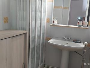 Studio avec Piscine, Tennis et Terrasse à 500m de la Plage dArgelès - FR-1-776-59