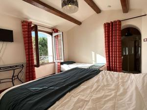 Maisons de vacances Maison confortable face a la mer, 7 couchages, terrasse, jardin, wifi, parking, animaux acceptes - FR-1-224B-211 : photos des chambres