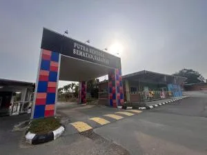 Putra Sentosa Retreat Camp, Sematan - Lundu