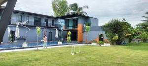 Family Pool View บ้านพักครอบครัวและสระว่ายน้ำ