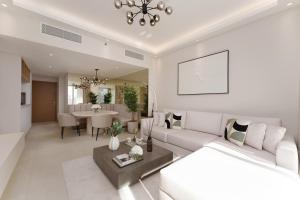 Daniels 2BR at Downtown with Burj Khalifa View