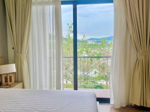 5Bedroom Villa close to the sea with a Lake view