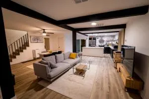 Vegas Vacation Home with Pool 5 min to The Strip and Fremont Street - Winchester