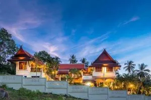 Baan Suvarnabhumi Villa entire 5 beds private pool on hill side - Натон