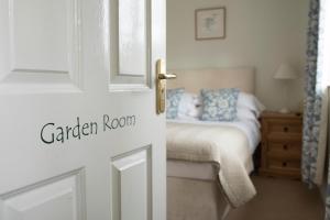 Double Room with Private External Bathroom room in Pear Tree House B&B