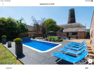 The Old Mill, 7 storey,, dog friendly outdoor pool & bbq