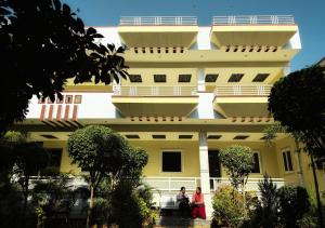 Hotel Samarth Residency