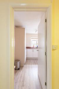 Lovely Town Centre 1 Bed Nr Country & River Walks