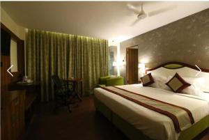 HOTEL BLACK & WHITE