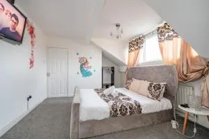 *RA60G* For your most relaxed & Cosy stay + Free Parking + Free Fast WiFi * - Batley