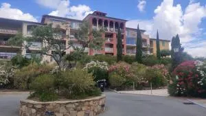 Les Issambres, résidence standing - T3 Magnifique Vue Mer-Piscine Ste Maxime 7km - 罗克布伦河畔阿尔让