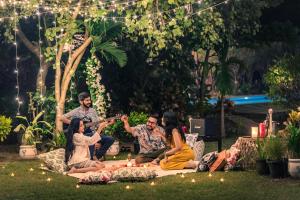 SaffronStays Mograa LAffaire - 5BR pet-friendly villa with private pool, gazebo & lawns near Kankeshwar Temple