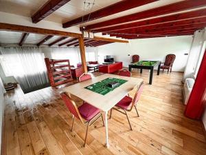 Villa avec piscine intérieure