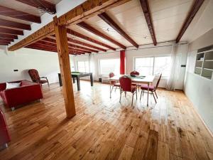 Villa avec piscine intérieure