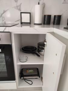 Elegant & Modern Apartment near to Athens Riviera