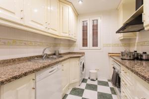 Comfort and beauty with parking space included