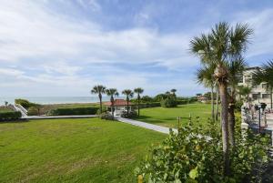 Lands End 9-204 Beach Front