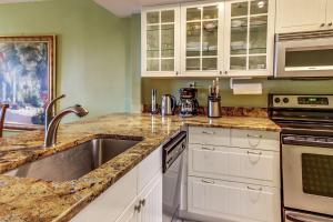 Lands End 9-204 Beach Front