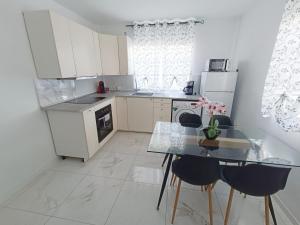 Beautiful apartment with pool and wifi