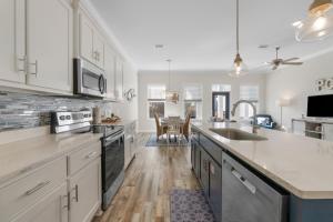 Silver Sands Getaway in Panama City Beach - Private pool, walk to beach, family friendly