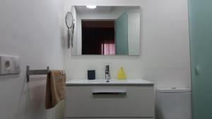 Sunny 3 Bed Apartment, Quiet Street in Maarif, AC & High-Speed WiFi