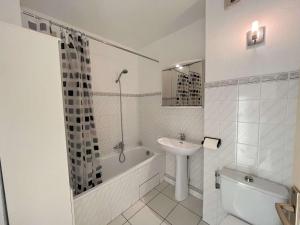 Appartement calme avec terrasse à St Raphaël, proche plage - FR-1-226A-148