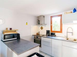 Villa climatisée 3 pièces pour 4 pers., avec WIFI, parking et piscine - Proche plage - FR-1-409-93