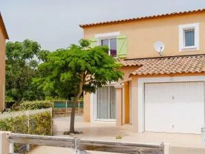 Villa spacieuse 4 pièces, 6 couchages, terrasses ensoleillées, animaux acceptés, parking, proche plage - FR-1-409-127 - Нарбонн