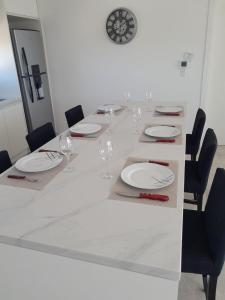 Hermosa casa en Puerto del Águila, a orillas del Dique Los Molinos