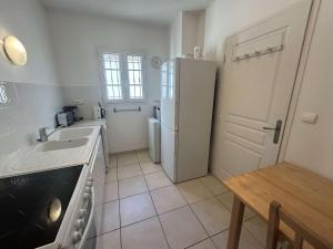 Charmant duplex climatisé 3 pièces avec jardinet et garage privé - 6 couchages, Aigues-Mortes - FR-1-250-177