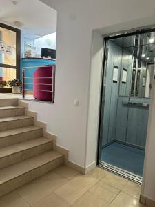 Vila Trandafirul si Liliacul