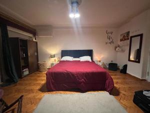 obrázek - A sunny room with king bed & private bathroom and gorgeous view In shared apartment