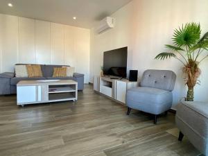 Rocha Do Sul 2 by CORAL